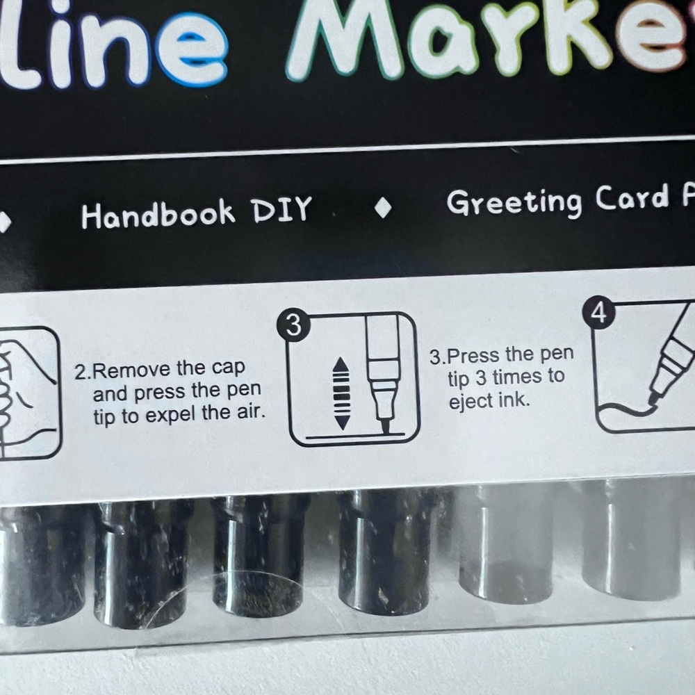 Outline Markers Set of 12 Multicolored NEW - Picture 9 of 10